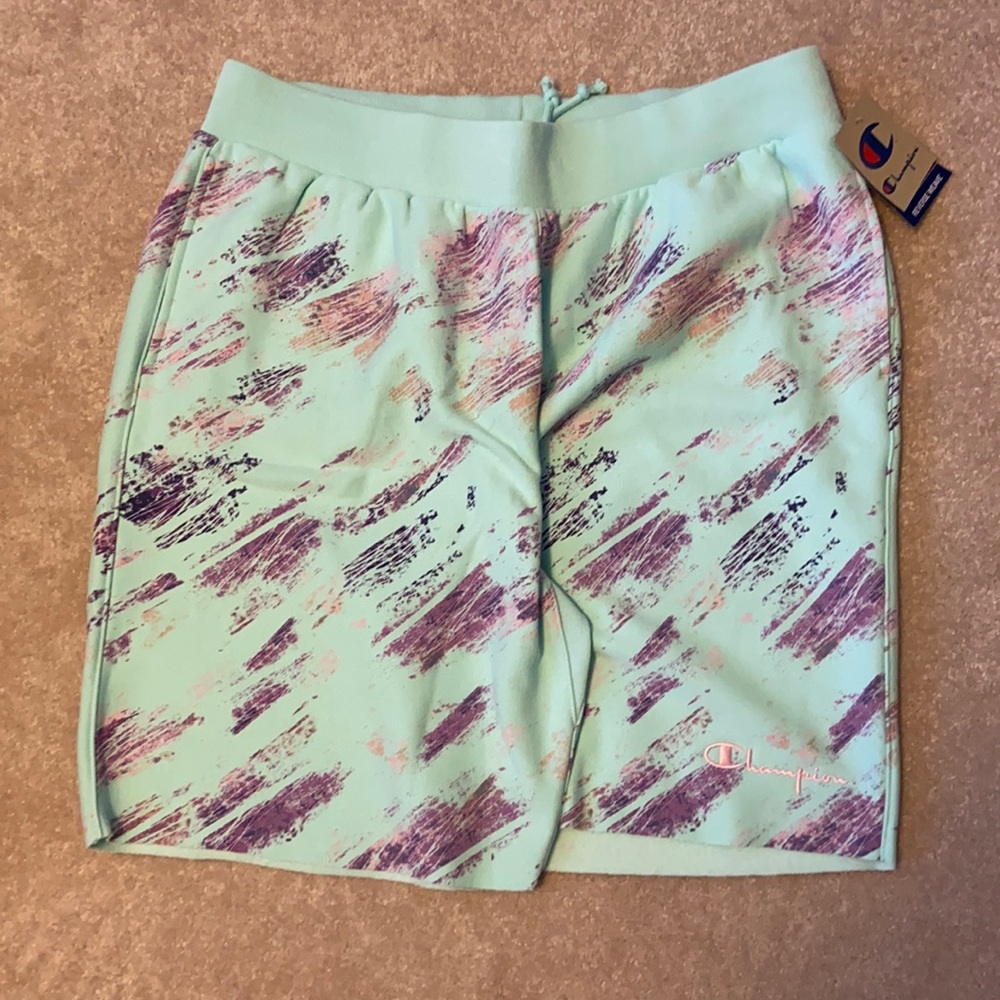 Champion 2XL Blur Ice Fall shorts.